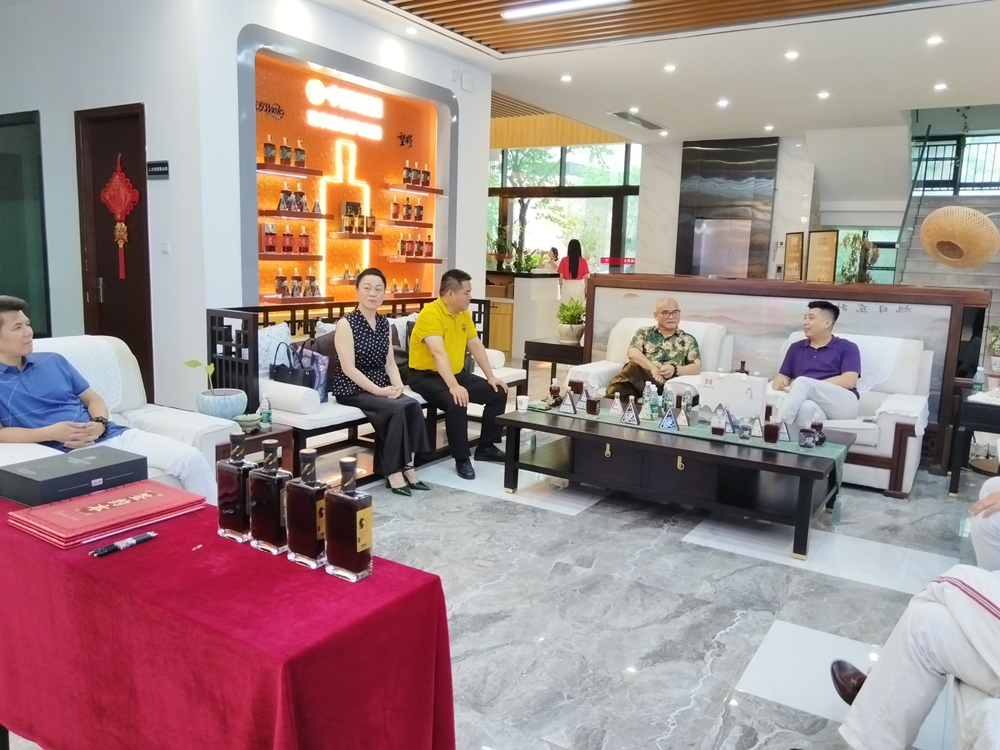广西硬牌硬酒打造响亮民族品牌  （系列报道之二）