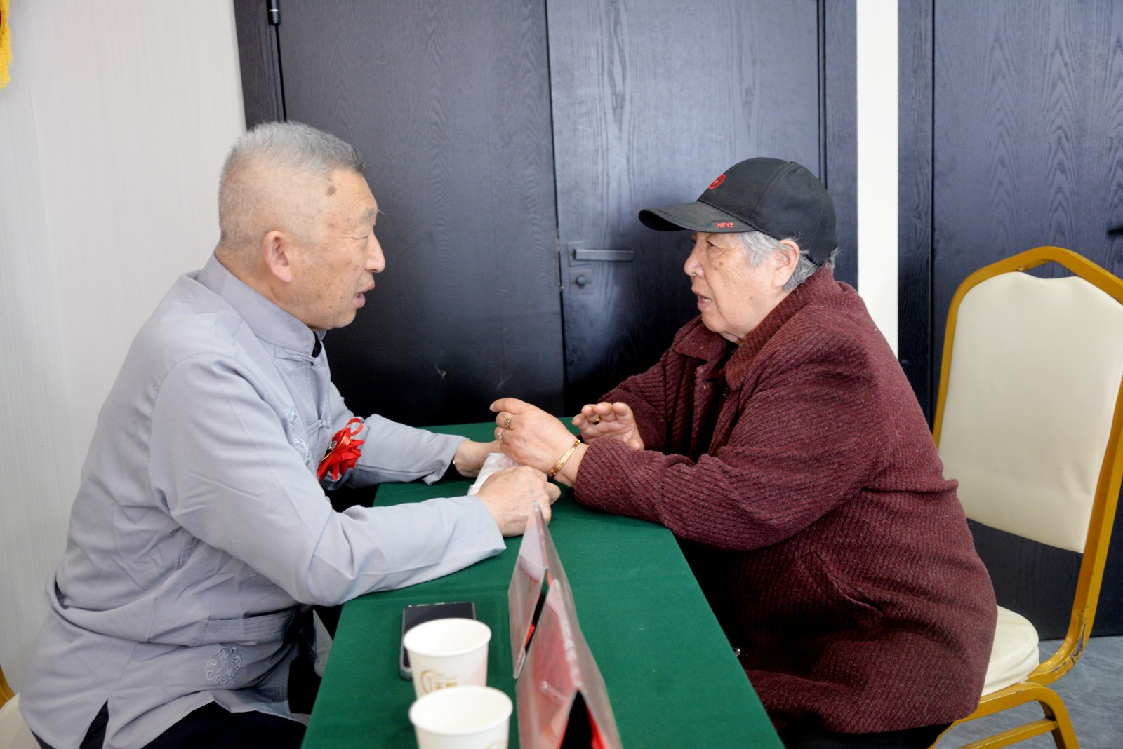 1776067249558032.jpg 姜治馨中医现场拔脉断病.jpg